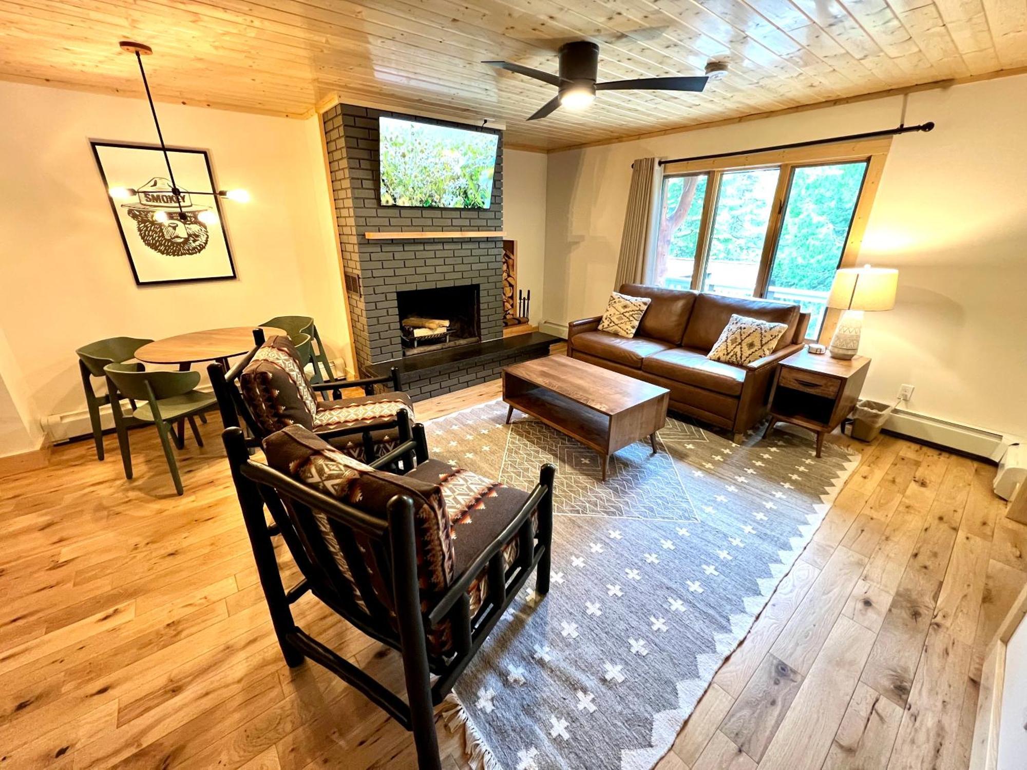Thomsonite Inn On Lake Superior グランド・マレー 部屋 写真