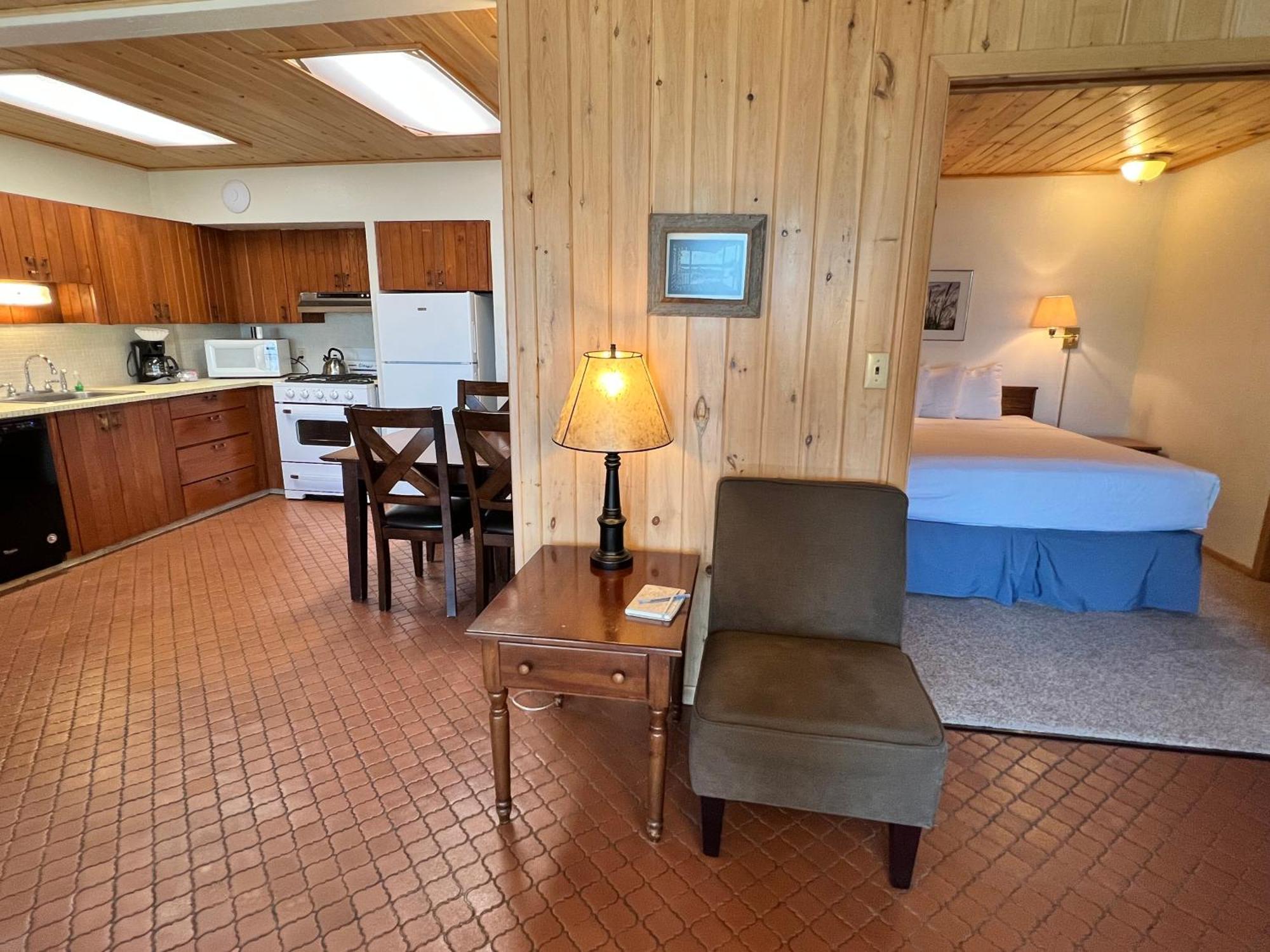 Thomsonite Inn On Lake Superior グランド・マレー エクステリア 写真