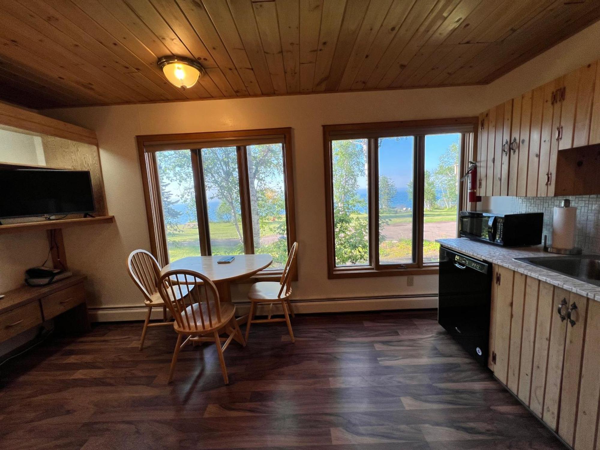 Thomsonite Inn On Lake Superior グランド・マレー エクステリア 写真