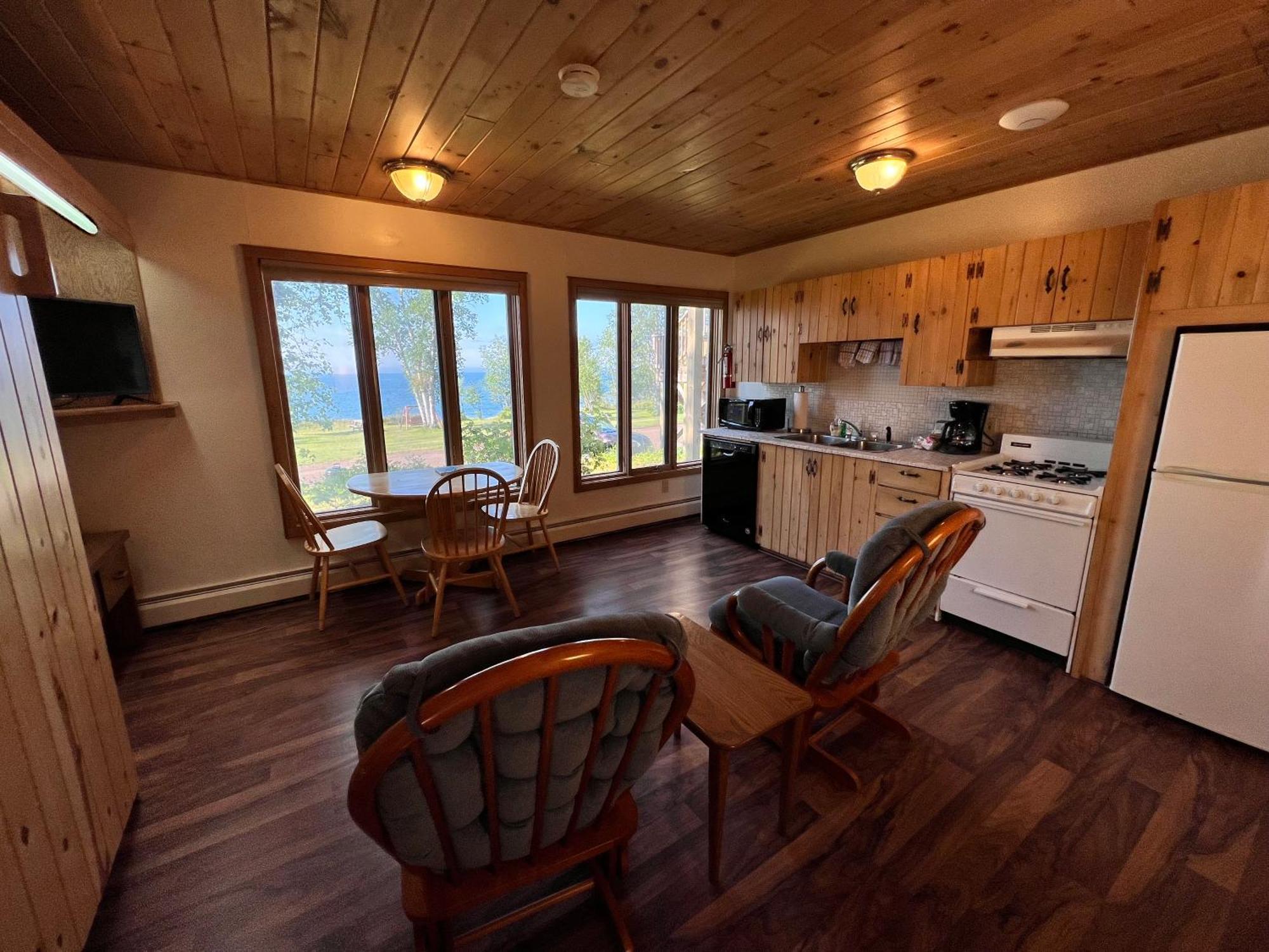 Thomsonite Inn On Lake Superior グランド・マレー エクステリア 写真