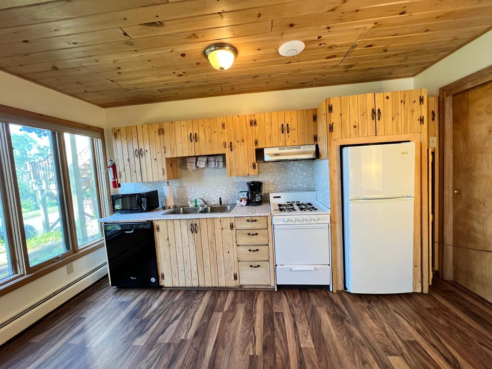 Thomsonite Inn On Lake Superior グランド・マレー エクステリア 写真