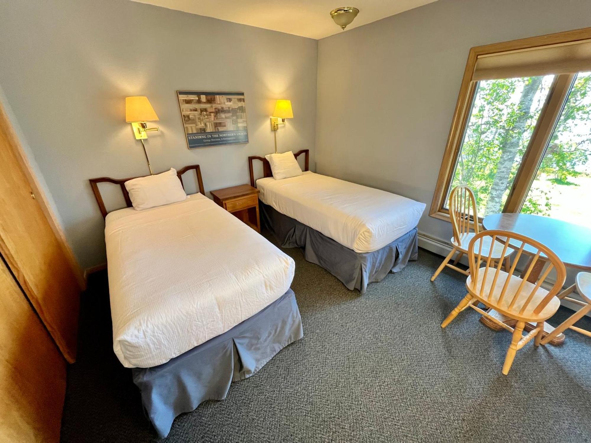 Thomsonite Inn On Lake Superior グランド・マレー エクステリア 写真