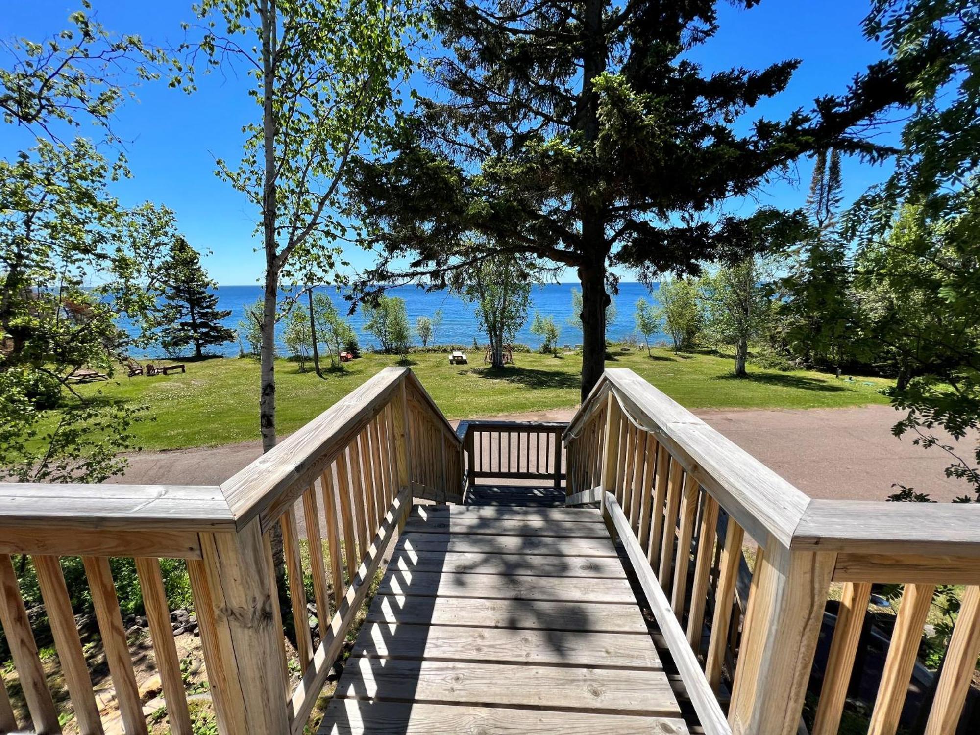 Thomsonite Inn On Lake Superior グランド・マレー エクステリア 写真