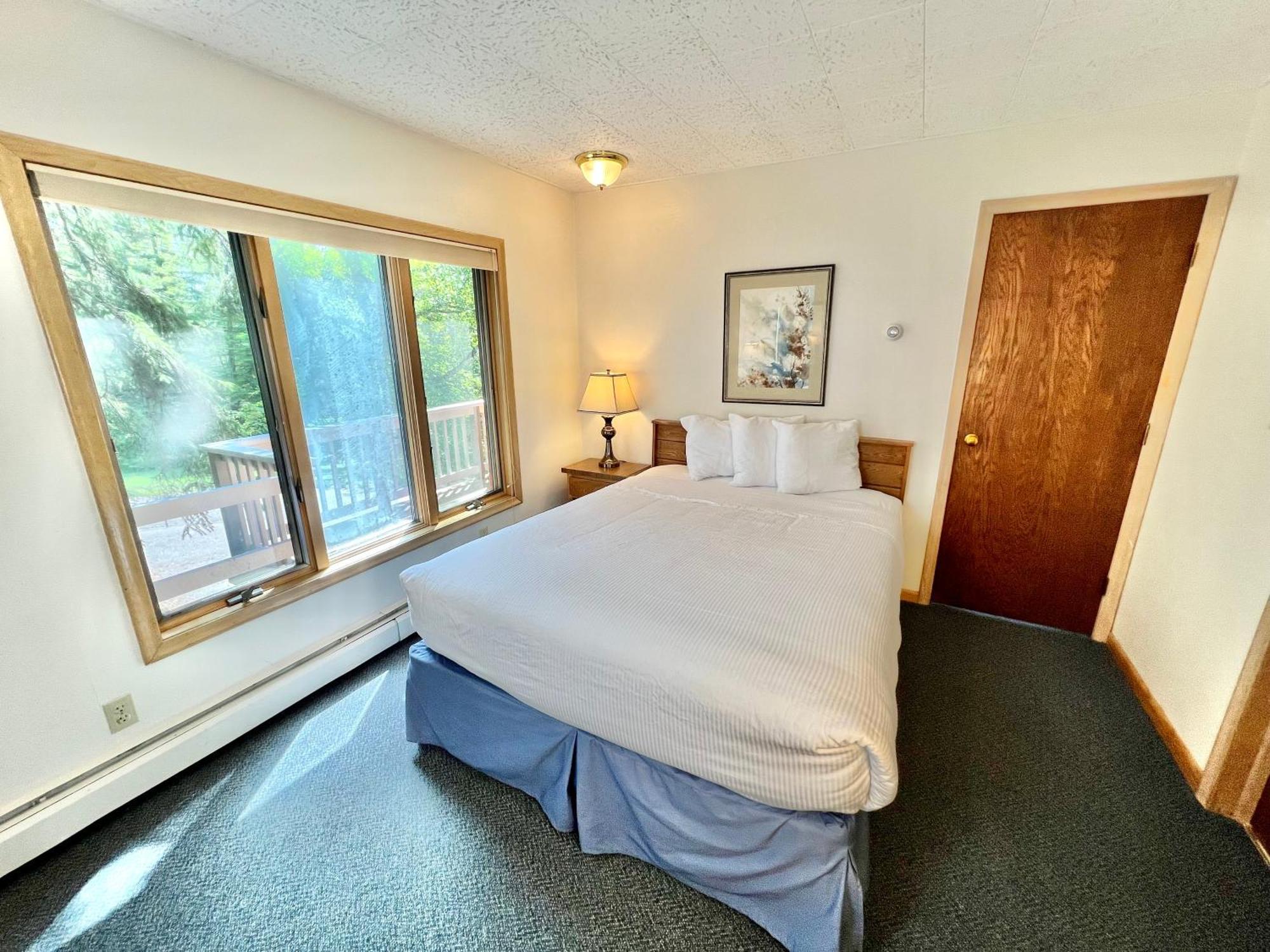 Thomsonite Inn On Lake Superior グランド・マレー エクステリア 写真